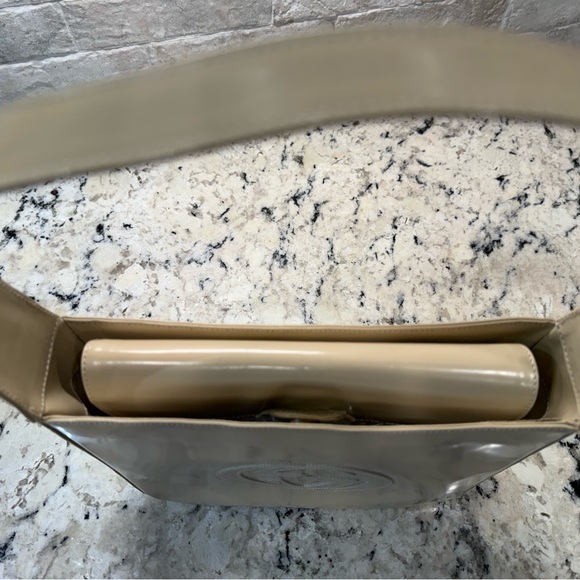 Gucci EUC Vintage Cream Patent Leather Shoulder Bag w/COA - Picture 12 of 14